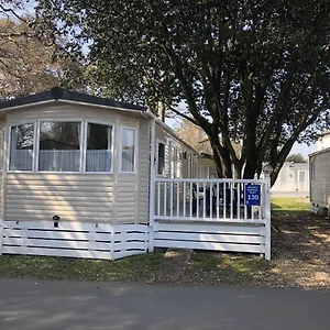 mudeford-beach-lodge.bournemouth-hotels.org/
